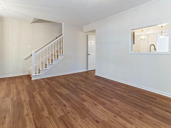 5th image of 1524 Edgeside Ct