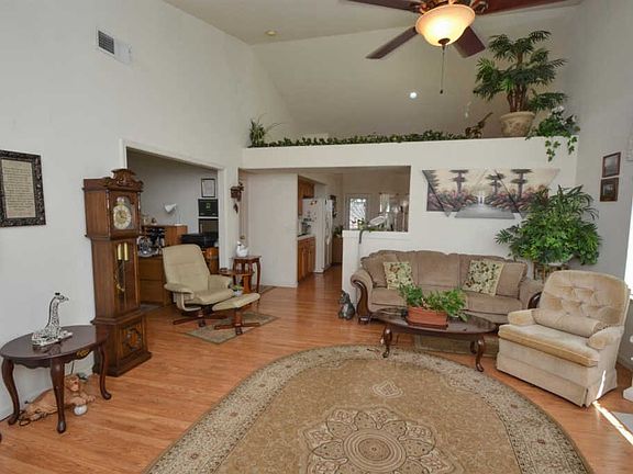 4th image of 2540 E Plymouth Way