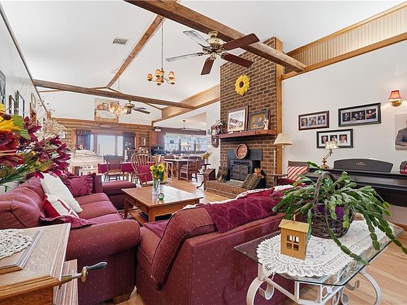 5th image of 121 Meadowlark Ln