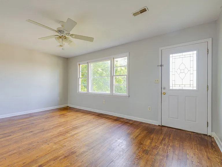 217 Banner St — Photo 4