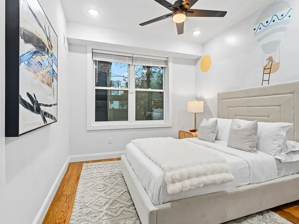 865 Summit Avenue image 15 of 38