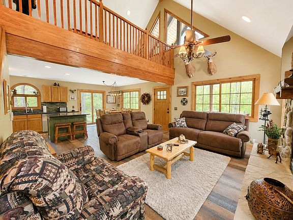 3rd image of 5181 Wolf Lane Rd