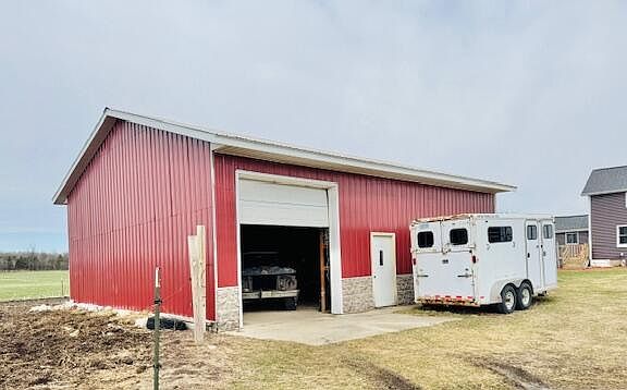 3rd image of 2800 W Clarksville Rd