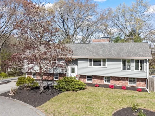 16 Briscoe St, Woburn, MA 01801