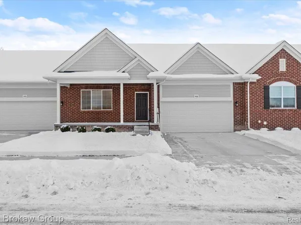 1468 Lincoln St, Lapeer, MI 48446