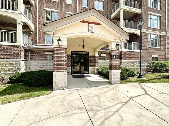 3rd image of 425 Village Grn Unit 512