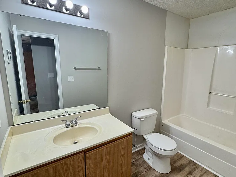 1399 Westpointe Dr #10 — Photo 7