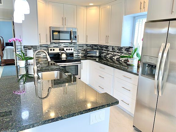 Home For Sale In Kings Point