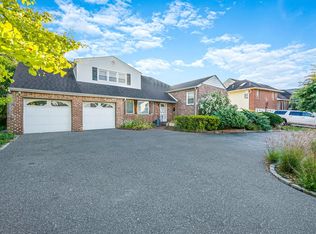 2819 Bay Dr, Merrick, NY 11566