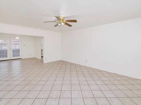 4th image of 204 E LA CRESCENTA Avenue