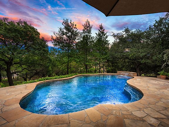 2nd image of 8903 Woodland Pass