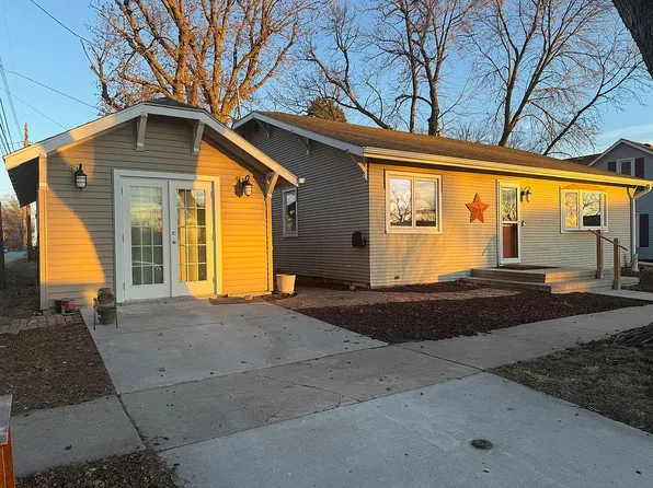 531 S 9th St, Geneva, NE 68361