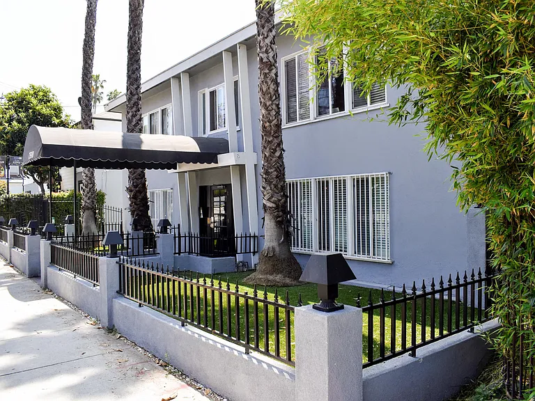 7510 Hollywood Blvd. Apartments — Photo 28
