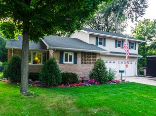 124 Hamlet St, Batavia, IL 60510
