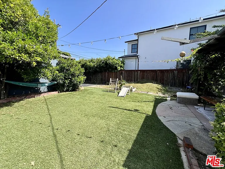 943 Indiana Ave — Photo 21