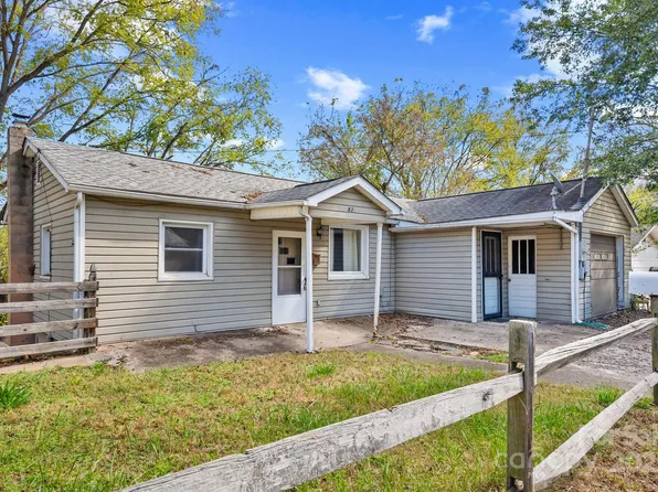 83 Flint St, Canton, NC 28716