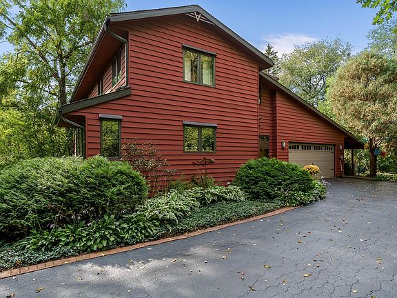 2nd image of 24 Reidwood Ln