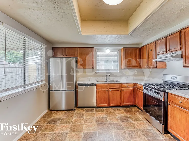 6918 Skyline Park Dr — Photo 9