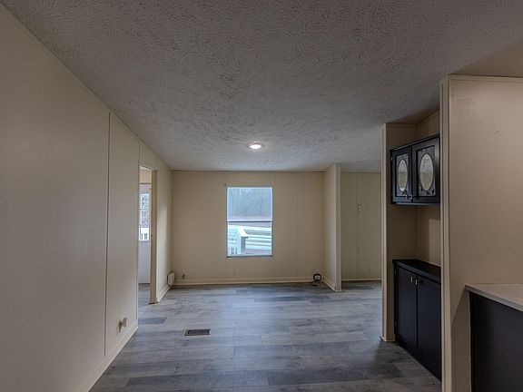 4th image of 283 W End Dr