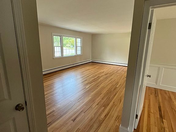 5th image of 21 Brookfield Mdws