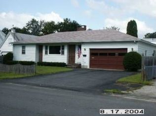 14 Dewey St, Rochester, NH 03867