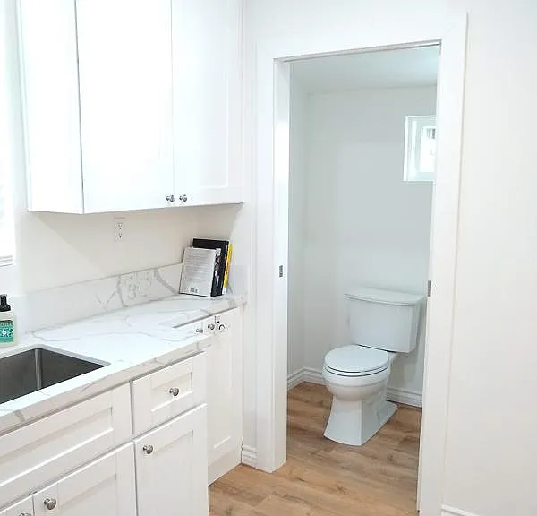 322 1/2 E Wilshire Ave #322-1/2 — Photo 6