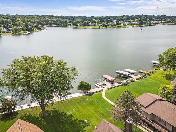 3rd image of 870 Breckenboro Rd