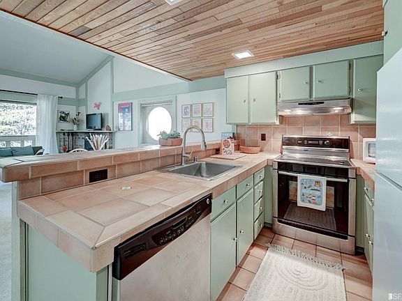 4th image of 200 Creekside Dr #81