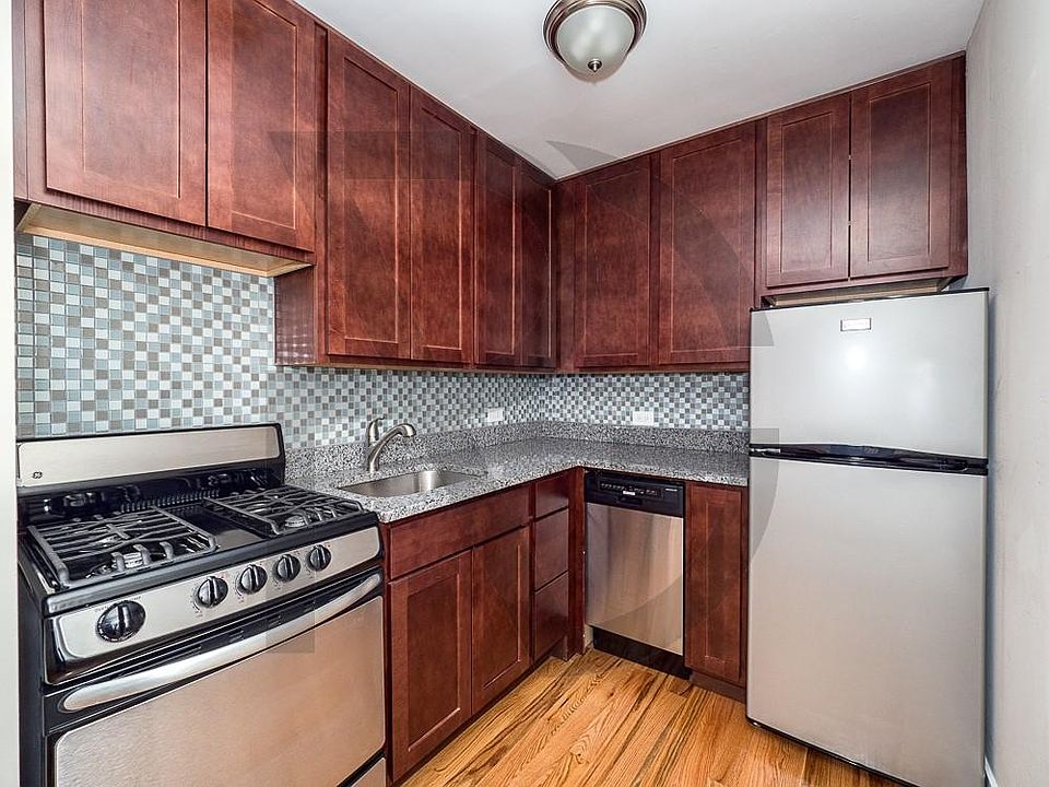 1st image of 510 W Briar Pl #510403