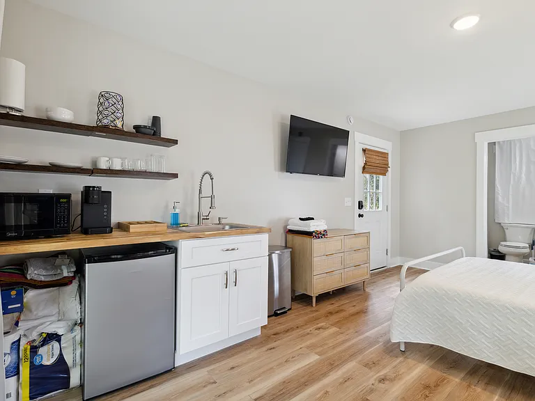 5069 Peachtree Ave #B — Photo 6