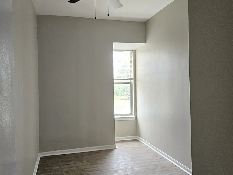 5887 Page Blvd #1E — Photo 4