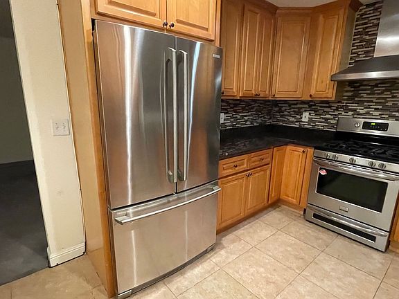 4th image of 1825 Stokes St Unit 4