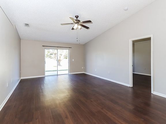 3rd image of 31735 Loch Aline Dr