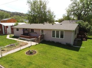 545 Cambridge Ave, Hot Springs, SD 57747