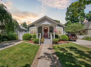 247 Harrison St, Chelsea, MI 48118