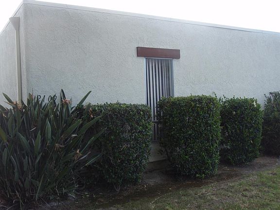 front of building the apartment is single level