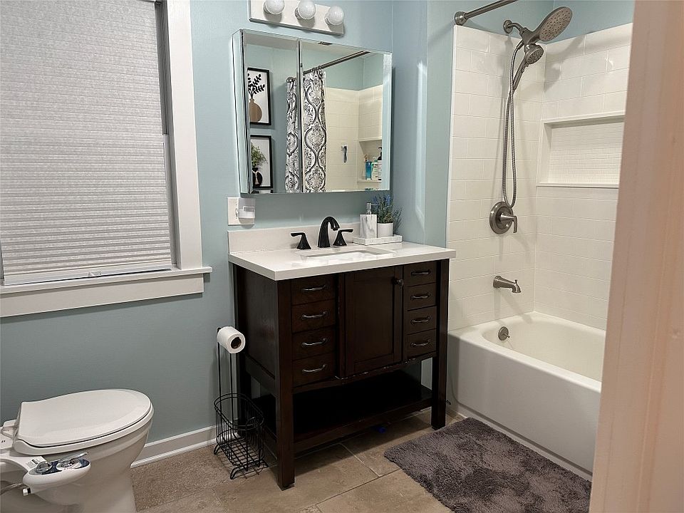 2nd image of 107 Birdsall St