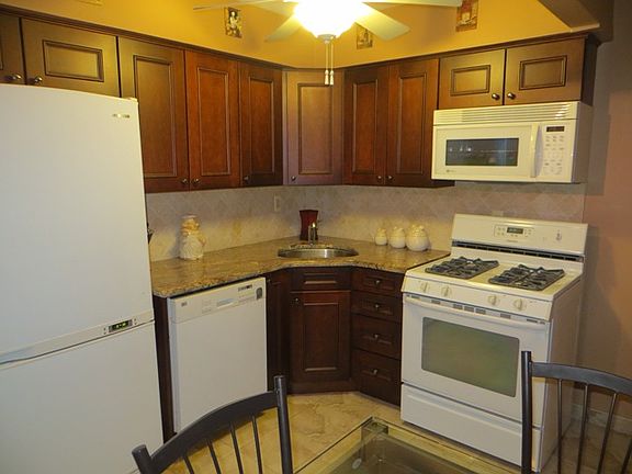 5th image of 360 Barlow Ave APT 38