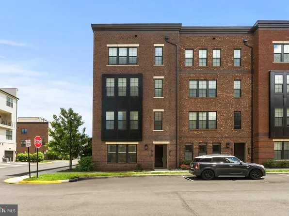 7401 Backett Wood Ter Unit 1301, McLean, VA 22102