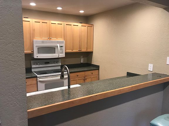 4th image of 12621 NE 130th Way