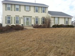 408 Chadwick Ct, Watertown, WI 53094