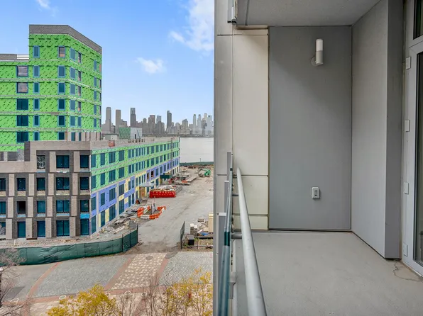 9 Avenue At Port Imperial image 23 of 50