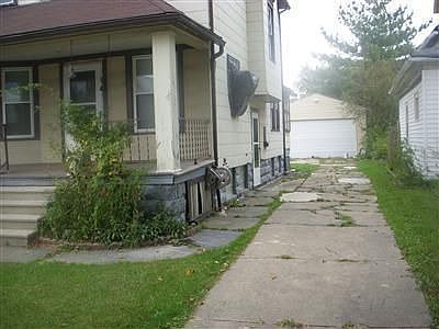 2nd image of 2922 Woodbridge Ave