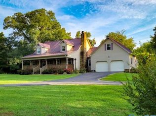 999 Pleasant View Rd, Falkville, AL 35622