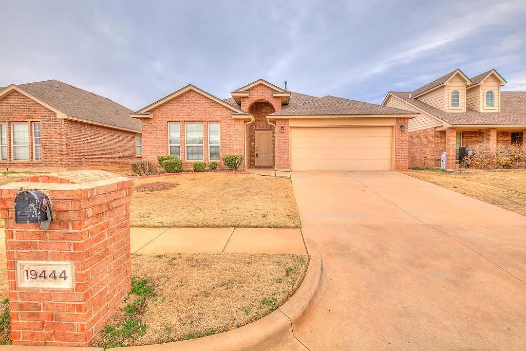 3 bed, 1612 sqft, $1,725 — Photo 1