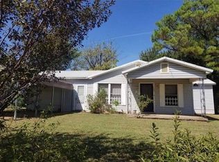 102 S Cedar St, Savoy, TX 75479