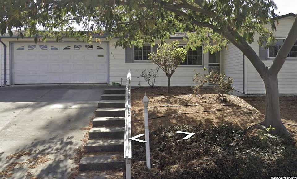 1st image of 121 Baywood Dr