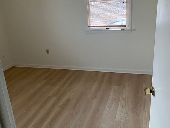 3rd image of 447 N Gates Ave APT 1