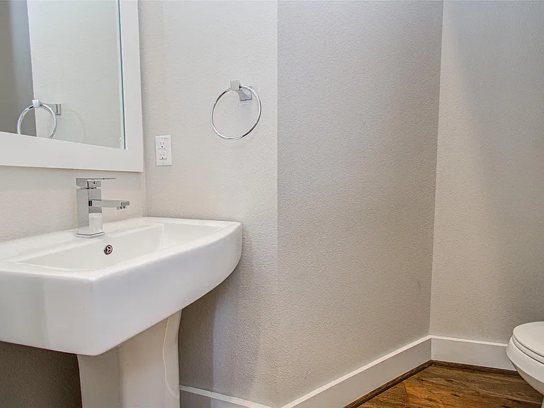 3516 Bastrop St — Photo 8