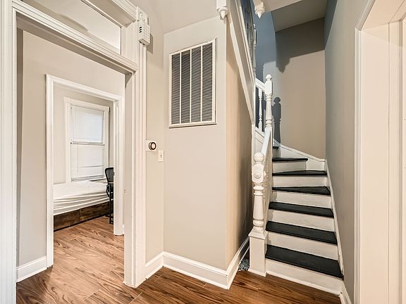 5th image of 205 N Luzerne Ave